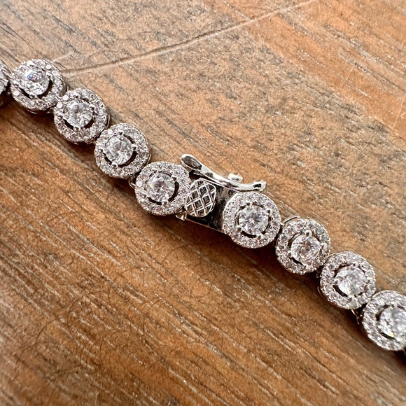 Round Classic Tennis Necklace - Picture 4 of 6